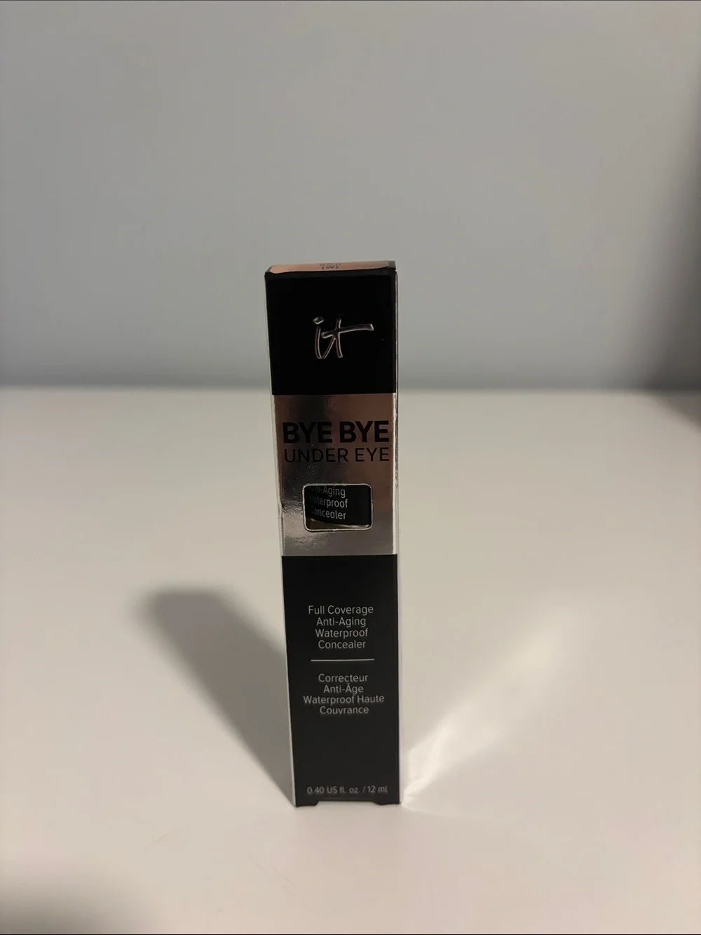 IT cosmetics Bye Bye Under Eye Concealer - Black & Silver Packaging